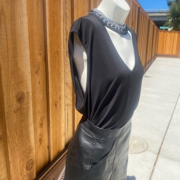 Night Out Sleeveless Top 🖤 - Picture 7 of 9